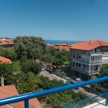 Dream House בית הארחה אקהטופול