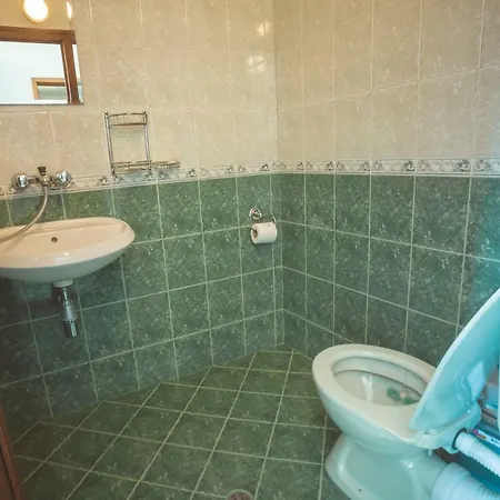 Dream House בית הארחה אקהטופול